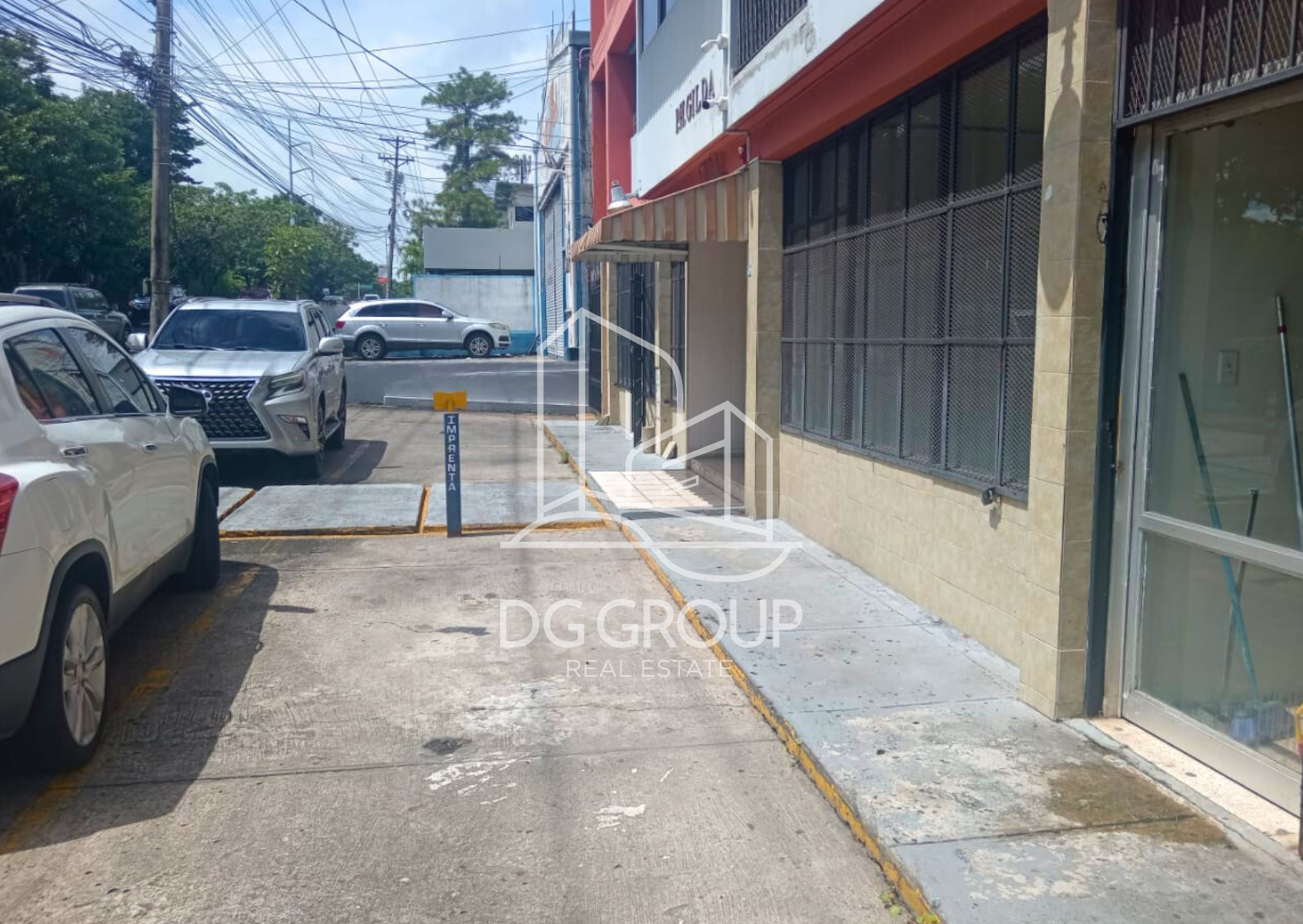 Venta de local comercial en Parque Lefevre — foto 8