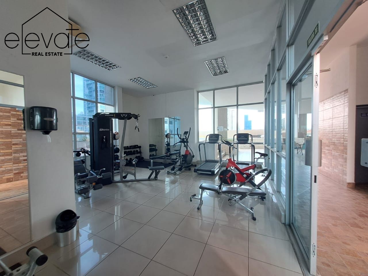 KOLOSAL TOWER - SAN FRANCISCO