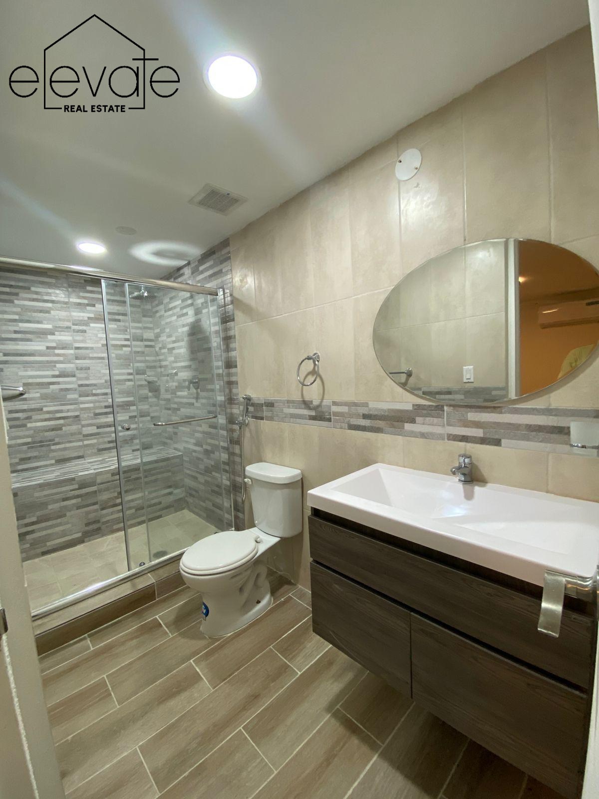 CASA REMODELADA EN VIA PORRAS