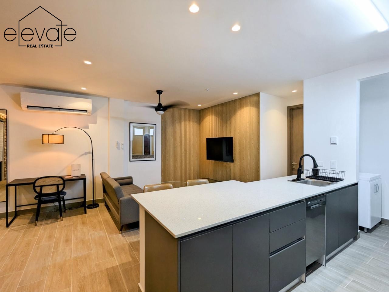 LA CUADRA - CASCO VIEJO