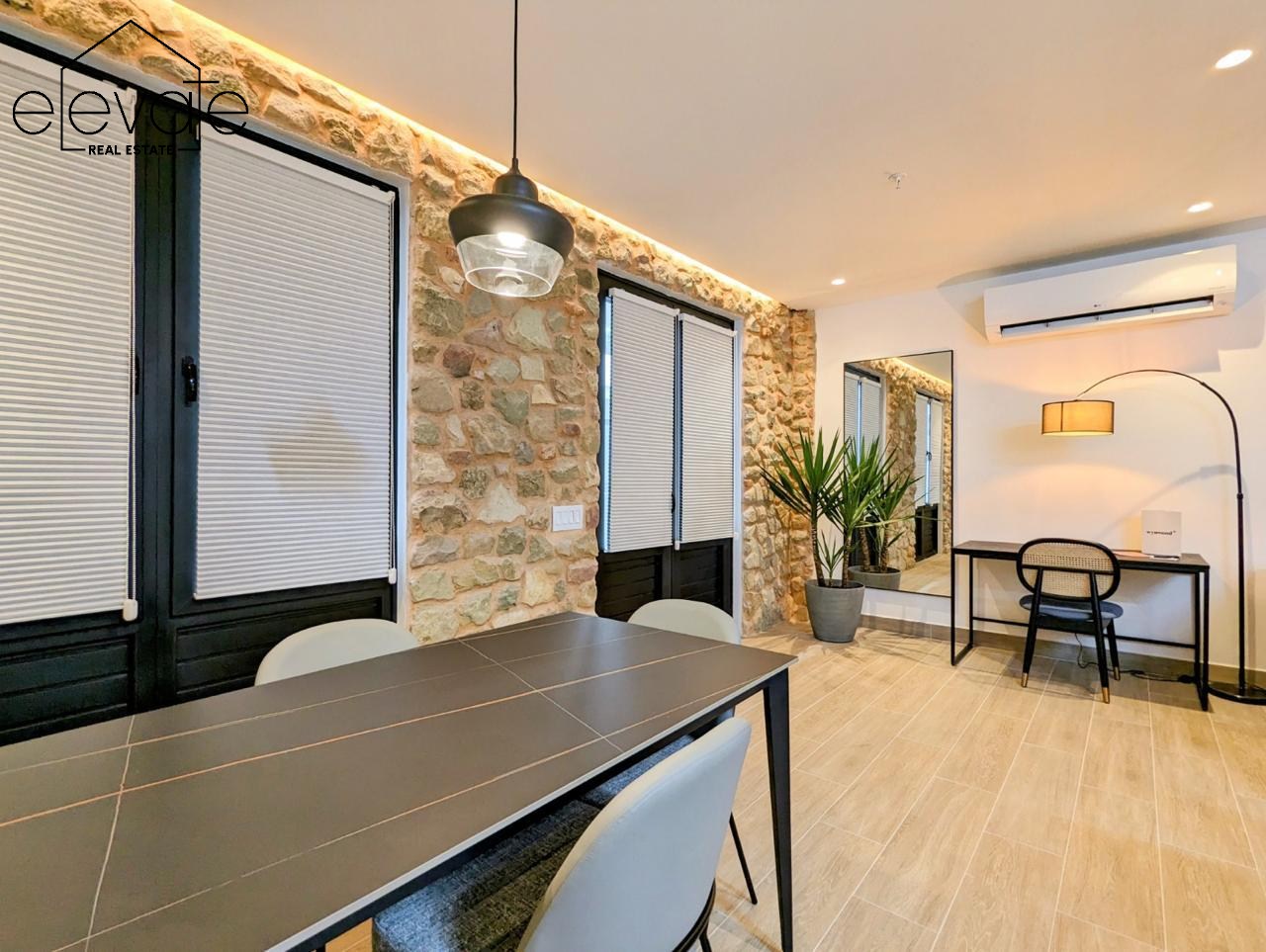 LA CUADRA - CASCO VIEJO