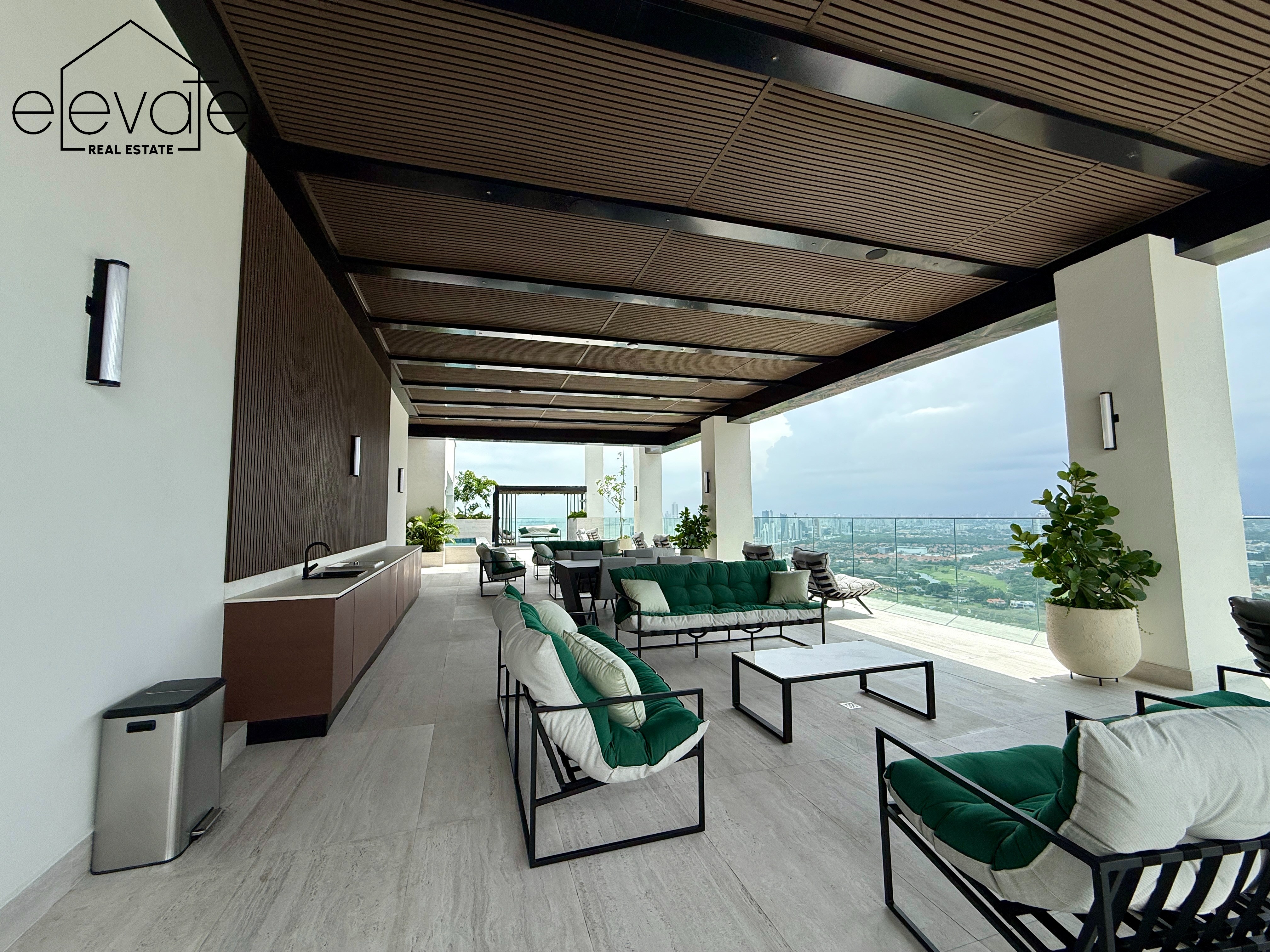 PH THE IVY - SANTA MARIA