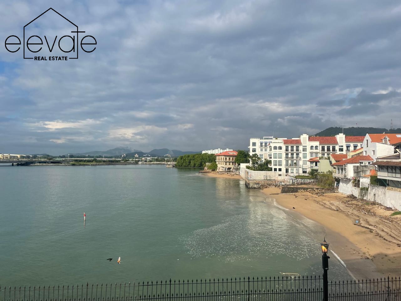 CASCO VIEJO, PANAMÁ,  ALQUILER APARTAMENTO CON VISTA AL MAR