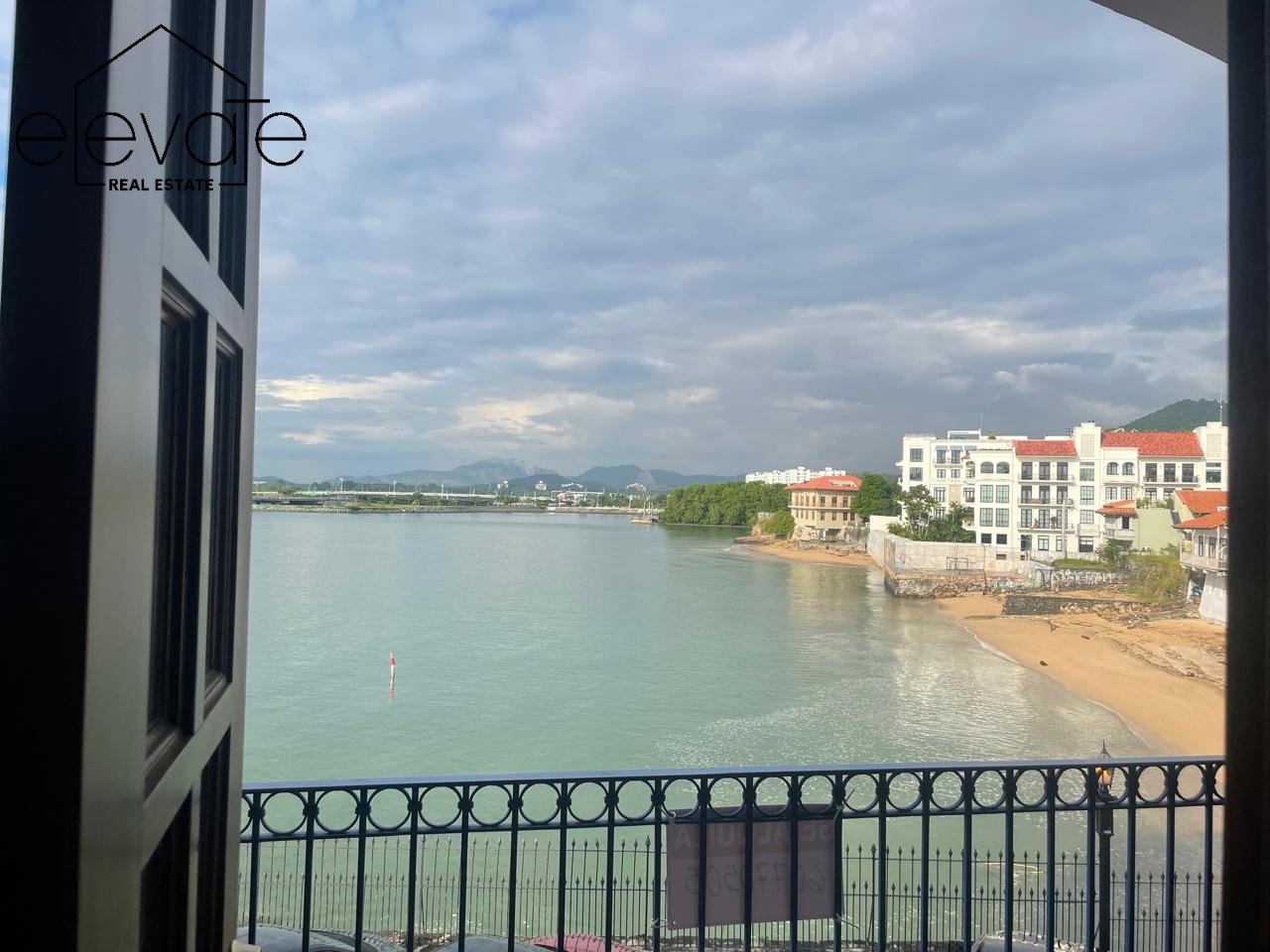 CASCO VIEJO, PANAMÁ,  ALQUILER APARTAMENTO CON VISTA AL MAR