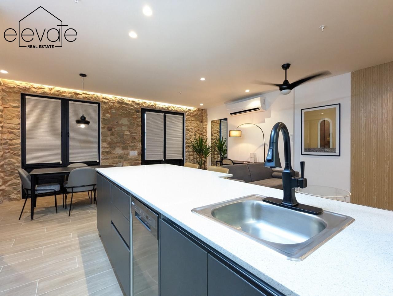 LA CUADRA - CASCO VIEJO