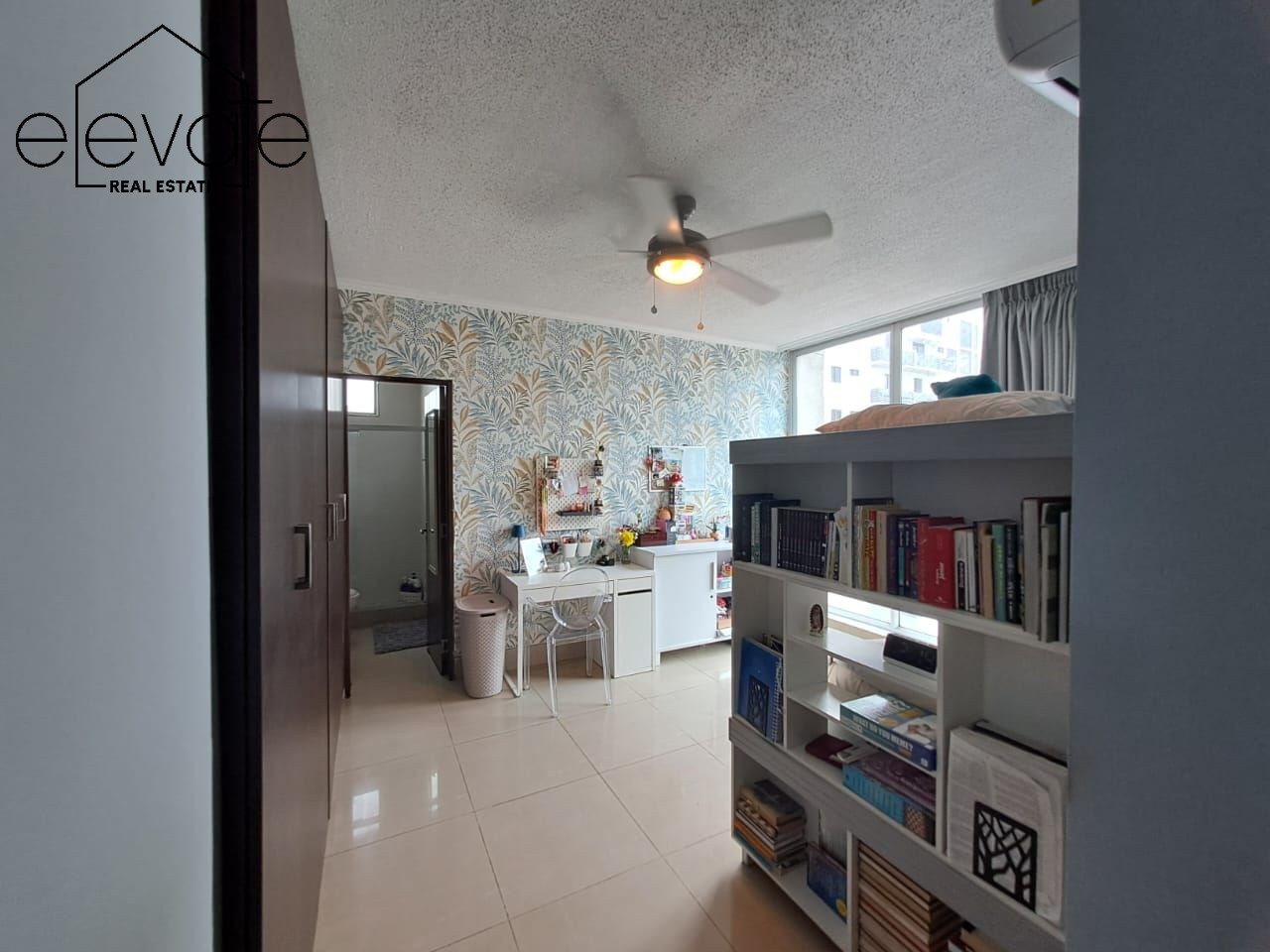 KOLOSAL TOWER - SAN FRANCISCO