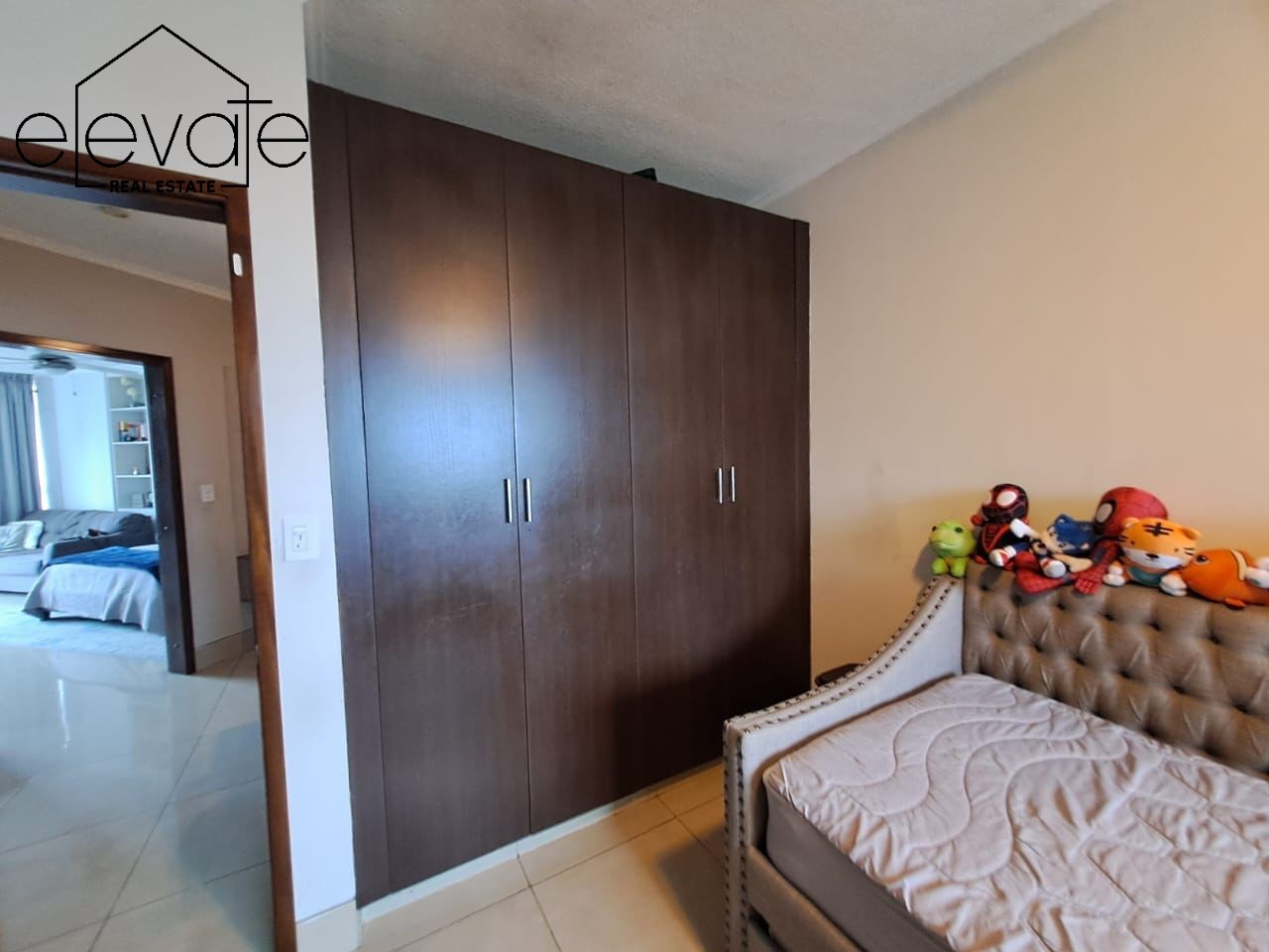 KOLOSAL TOWER - SAN FRANCISCO