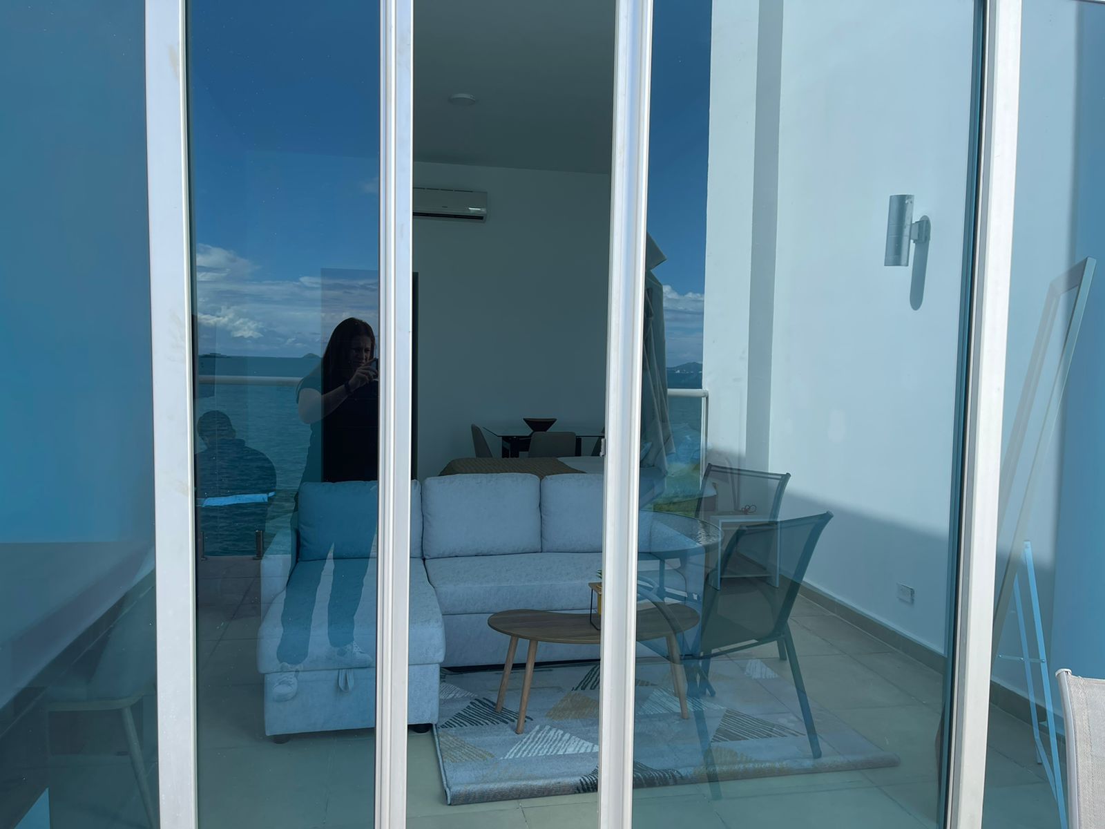 Se alquila apartamento completamente amoblado en Isla Naos - Amador