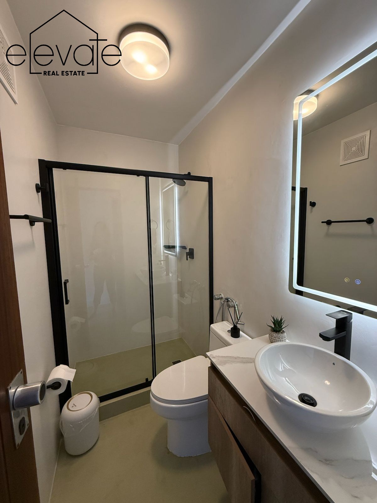 PH VERTIKAL - COSTA DEL ESTE