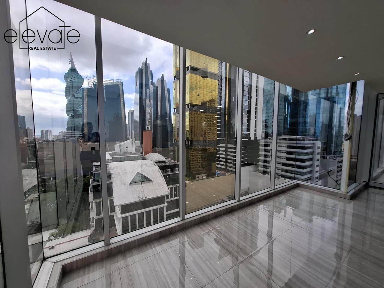 OFICINA EN SAMUEL LEWIS OBARRIO - PH SL55