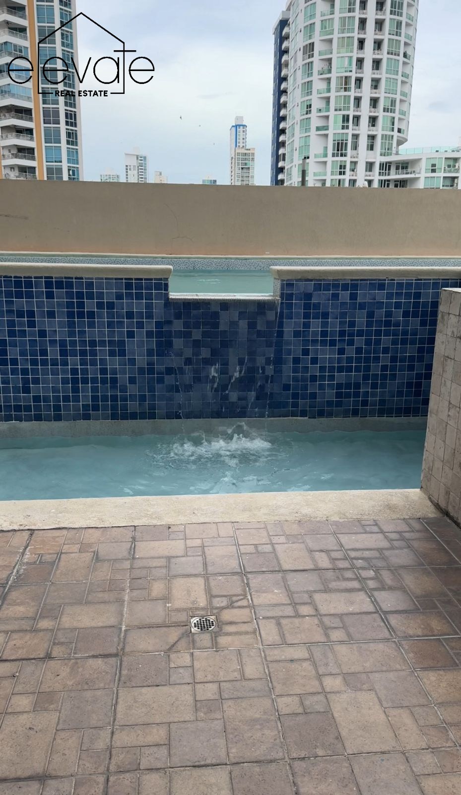 KOLOSAL TOWER - SAN FRANCISCO