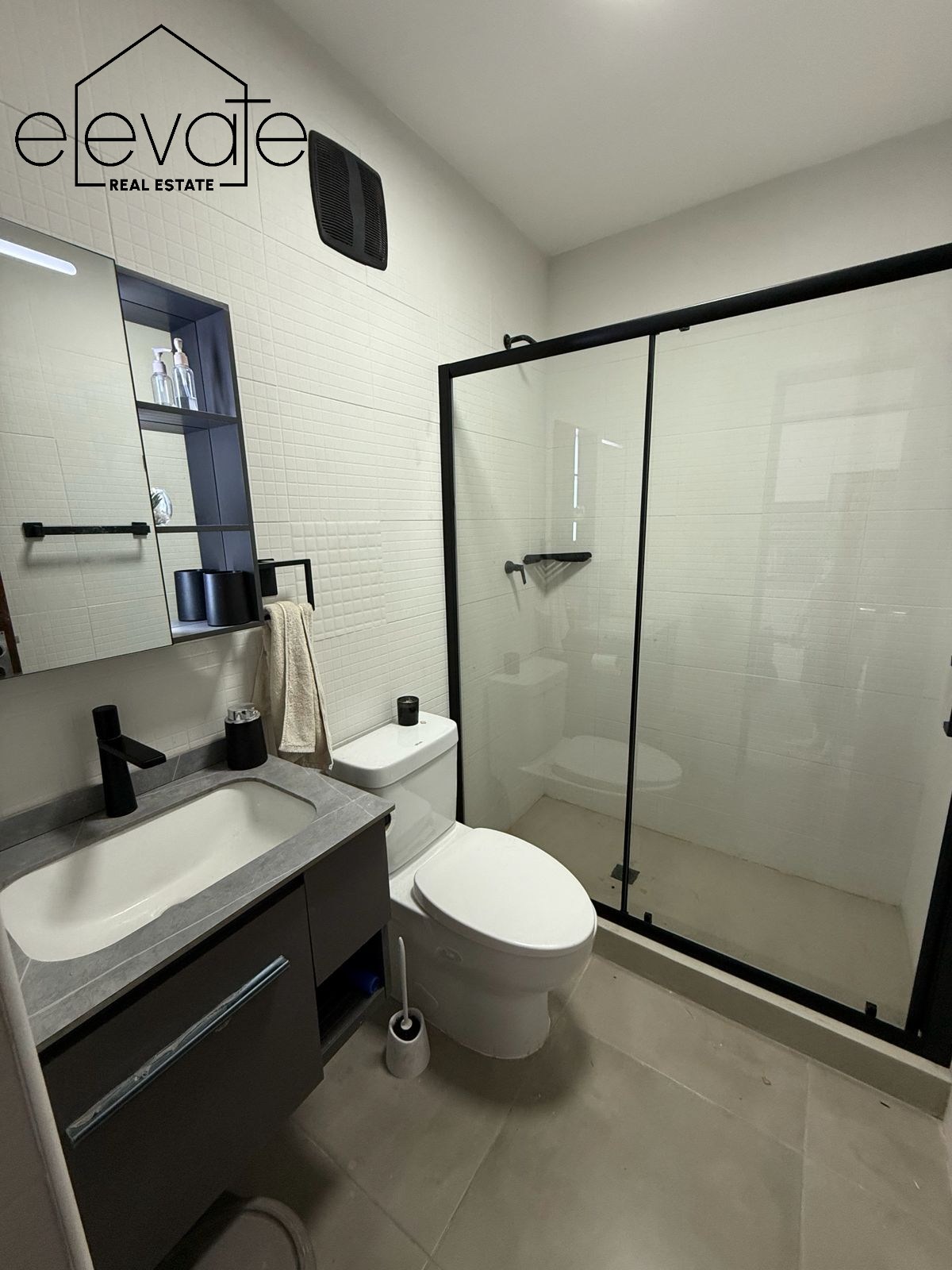 PH VERTIKAL - COSTA DEL ESTE