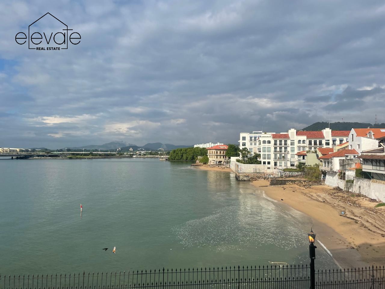 CASCO VIEJO, PANAMÁ - ALQUILER APARTAMENTO CON VISTA AL MAR
