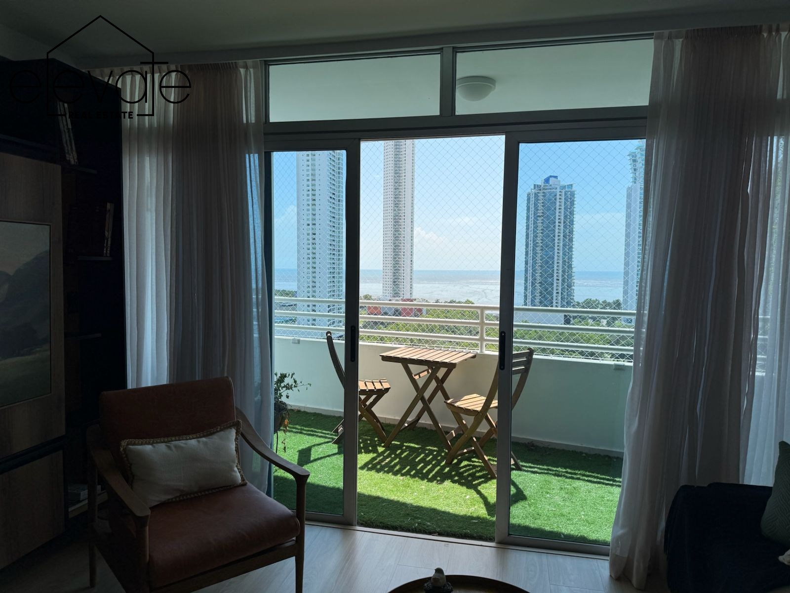 PH VERTIKAL - COSTA DEL ESTE