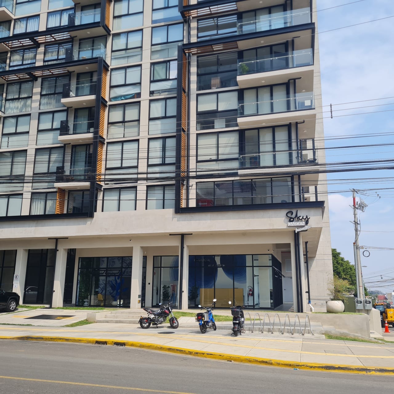 VENTA DE APARTAMENTO AMUEBLADO, NUNCIATURA, CONDOMINIO SKY GARDEN