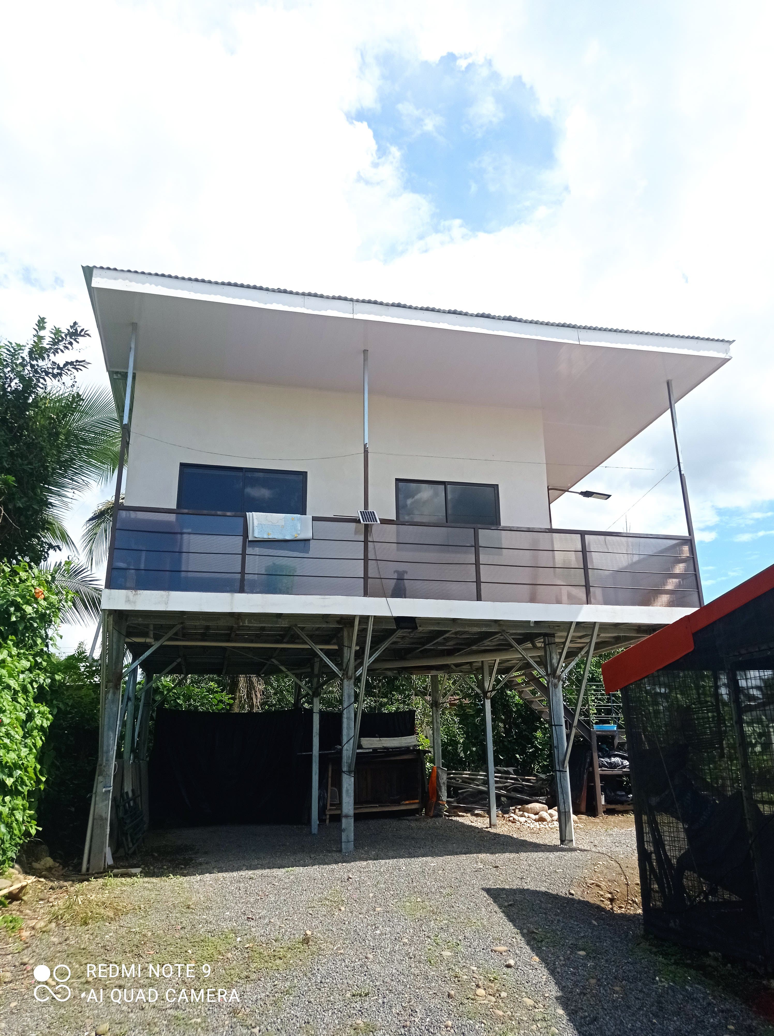 VENTA DE CASA Y APARTAMENTO, LIMÓN, SIQUIRRES