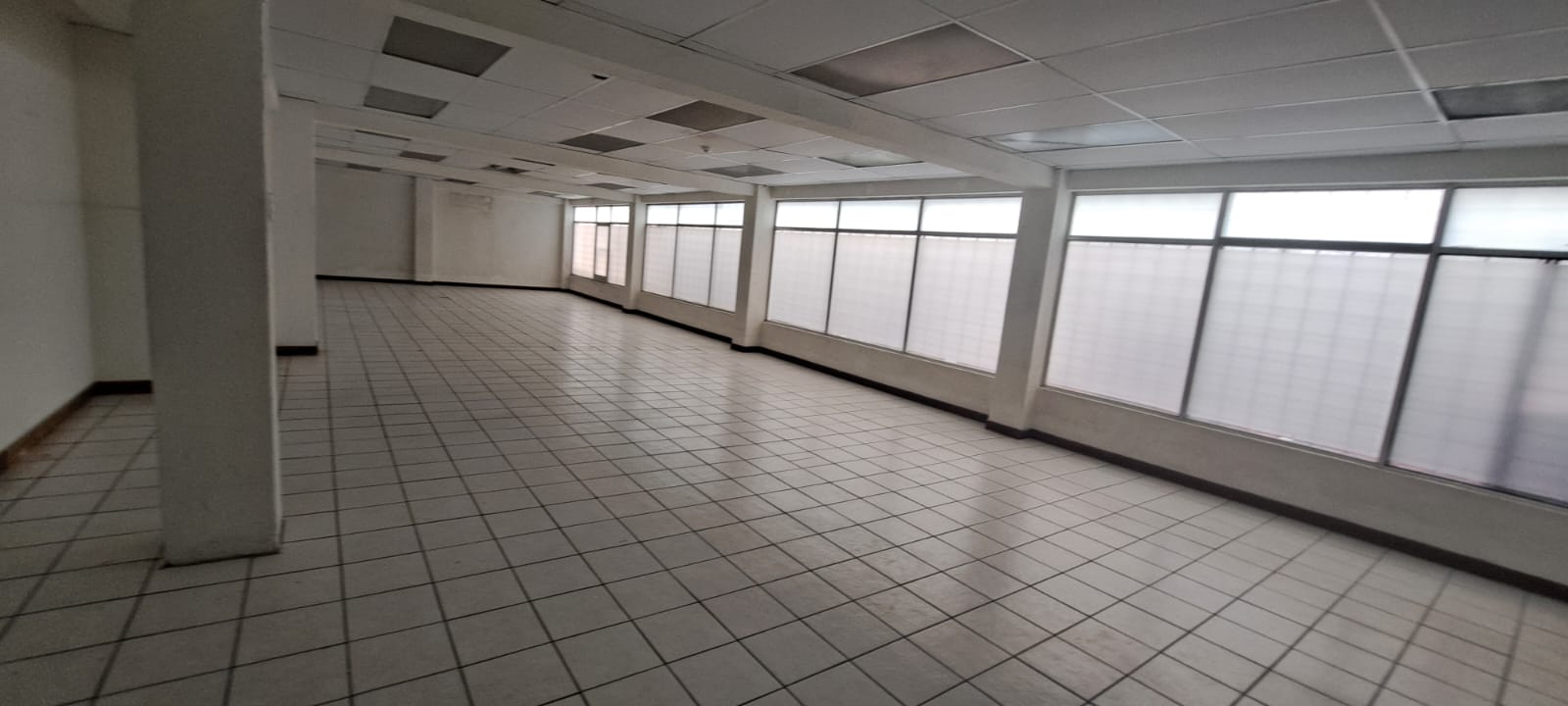 ALQUILER DE OFICINA EN EDIFICIO, SAN JOSE,CENTRO