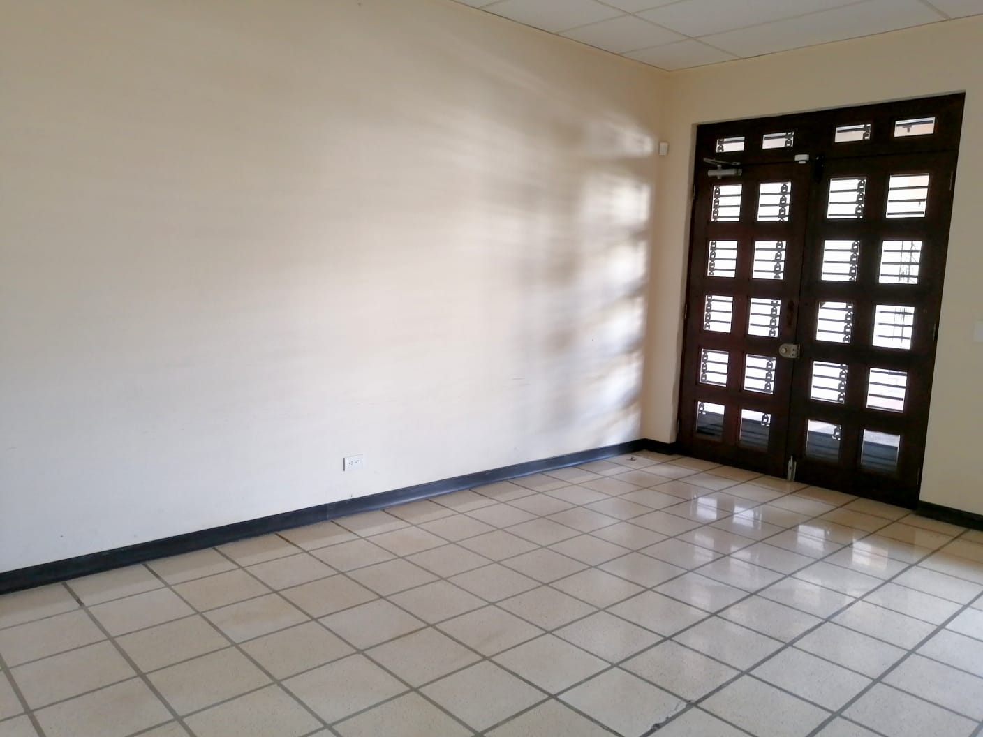 ALQUILER DE LOCAL, SAN JOSE, ESCAZU