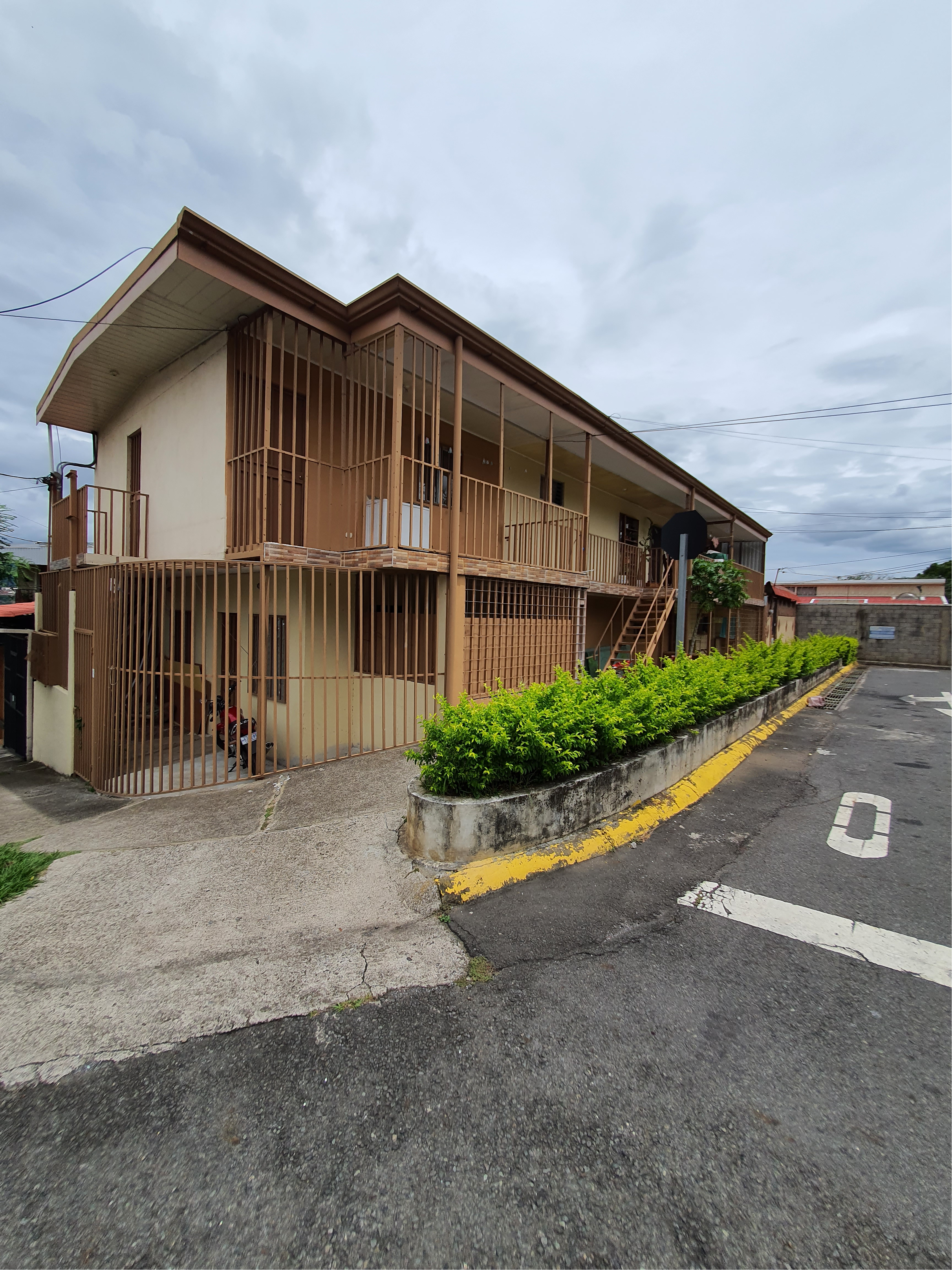 VENTA DE EDIFICIO DE APARTAMENTOS Y LOCAL, HEREDIA, BELEN, SAN ANTONIO