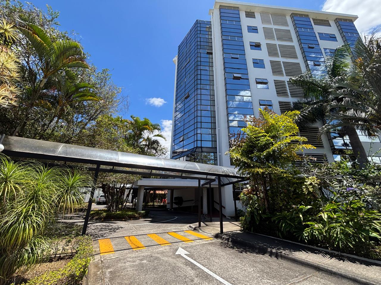 VENTA DE APARTAMENTO, SAN JOSE, SAN PEDRO, B DENT CONDOMINIO EMPERADOR