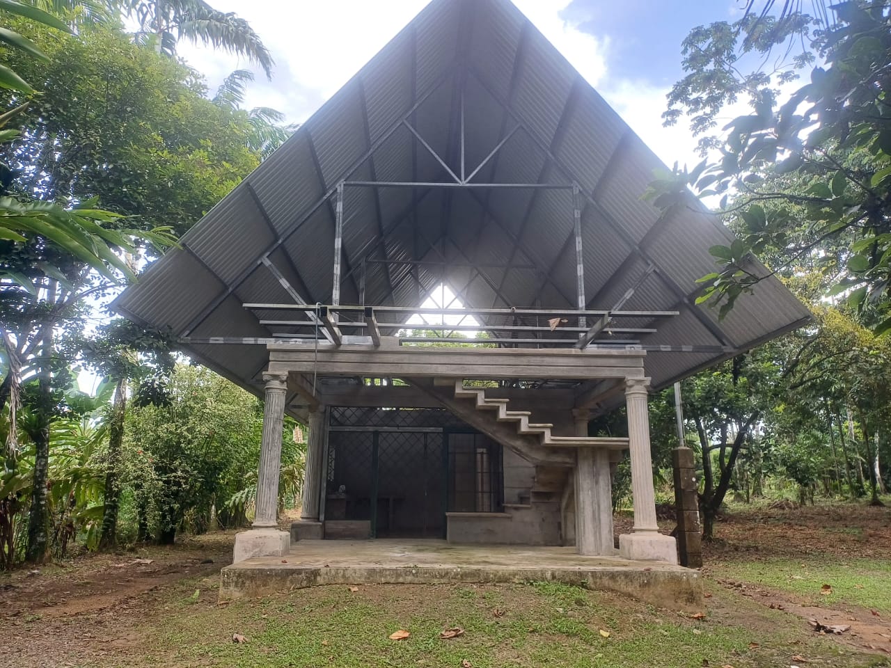 VENTA CASA, CON CESION DE DEUDA, HEREDIA, HORQUETAS, HUETARES