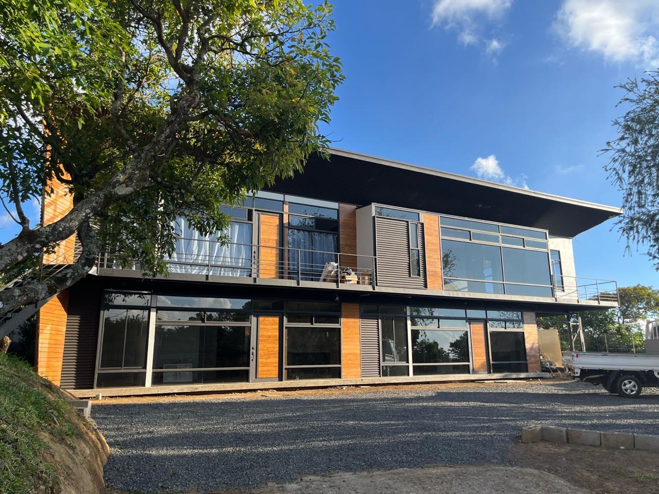 VENTA DE EDIFICIO CON 4 APARTAMENTOS, HEREDIA, BARVA, SAN PABLO 
