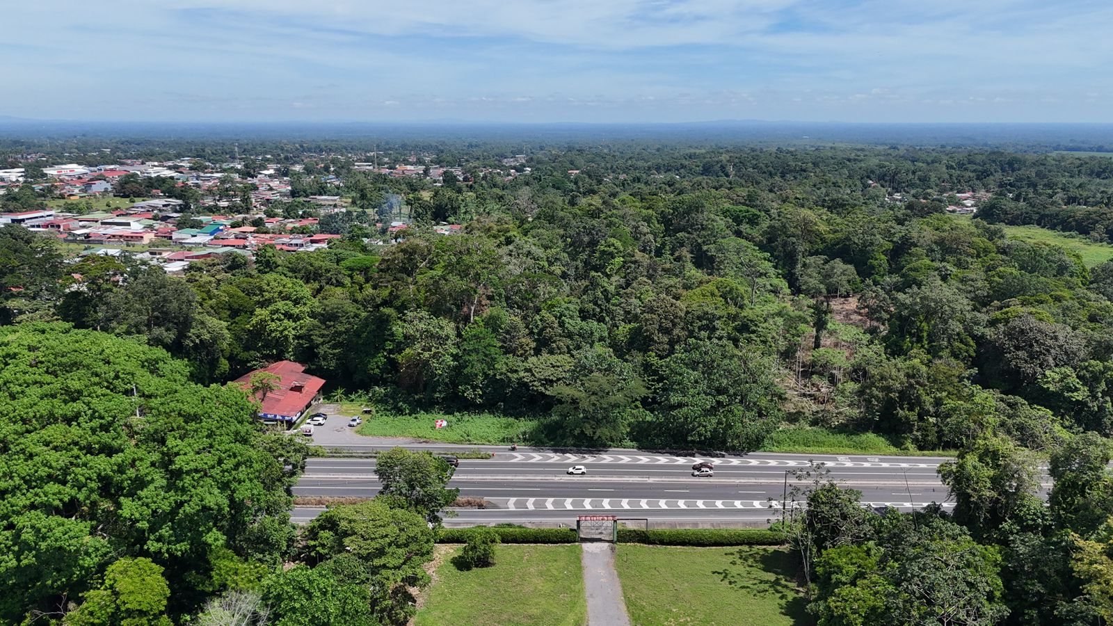 VENTA DE FINCA ALTA DENSIDAD Y COMERCIAL, LIMÓN, GUÁPILES