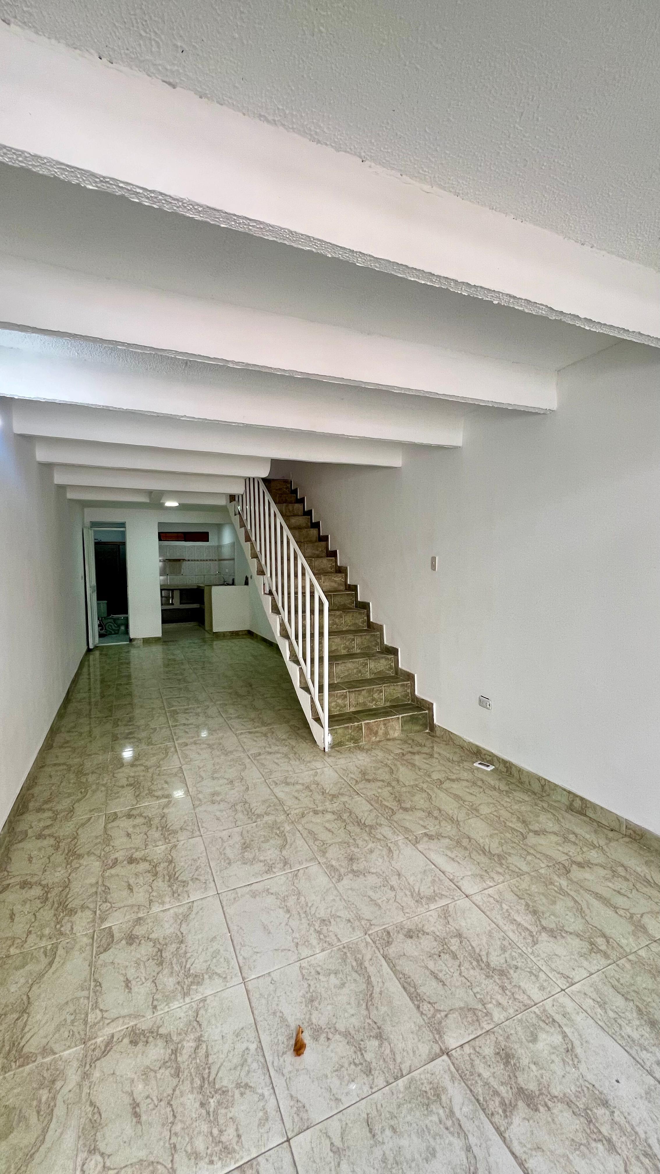 ARRIENDO CASA SIMON BOLIVAR IBAGUE