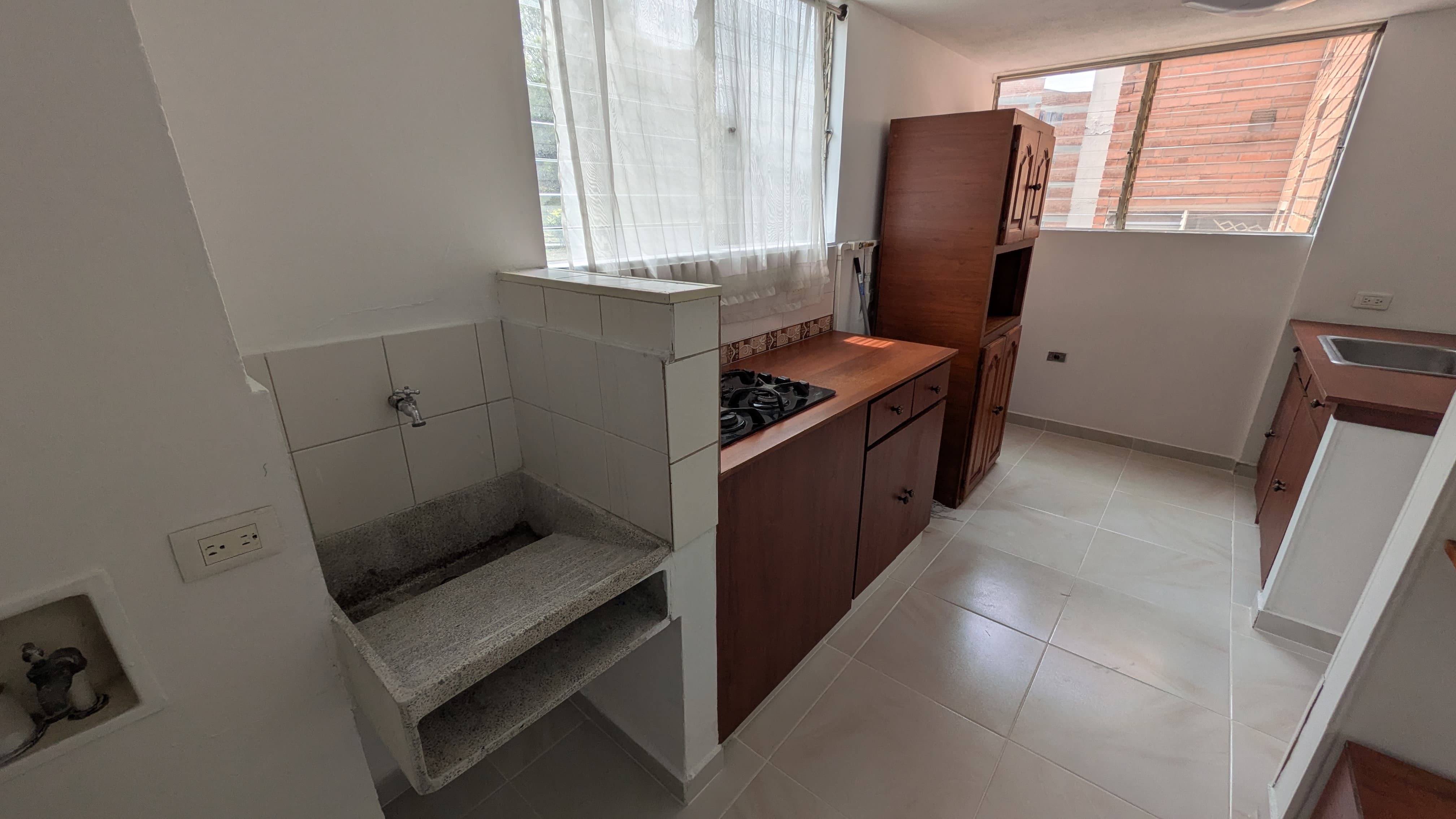 Arriendo apartamento en Calasanz parte baja