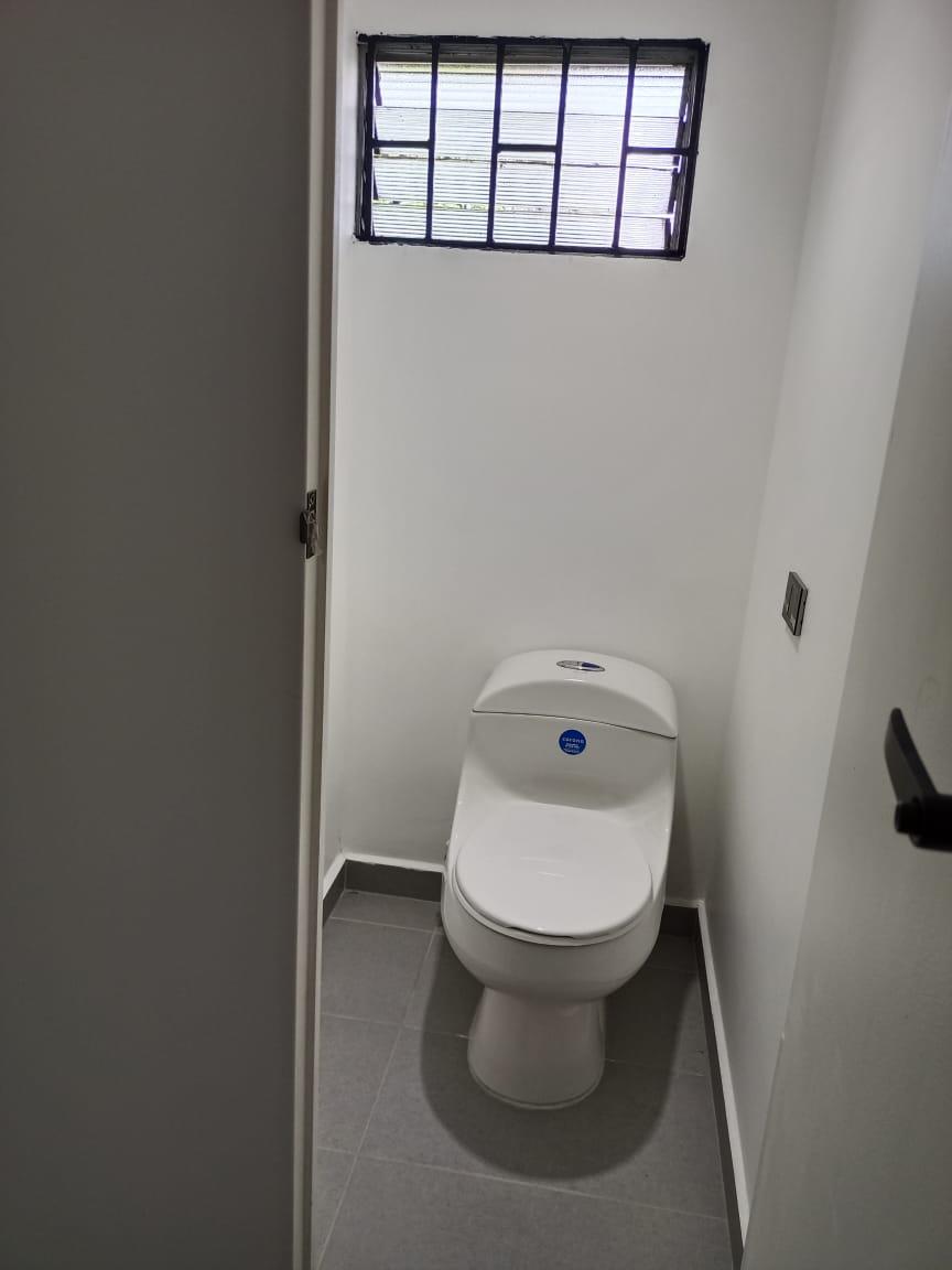 ARRIENDO LOCAL EN SIMON BOLIVAR