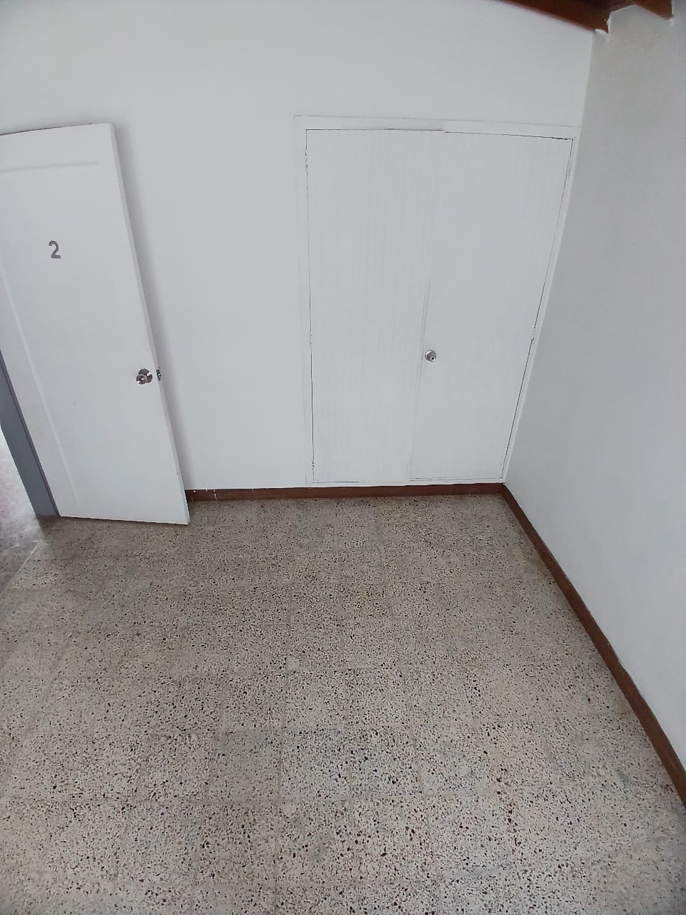 ARRIENDO CASA EN LAURELES