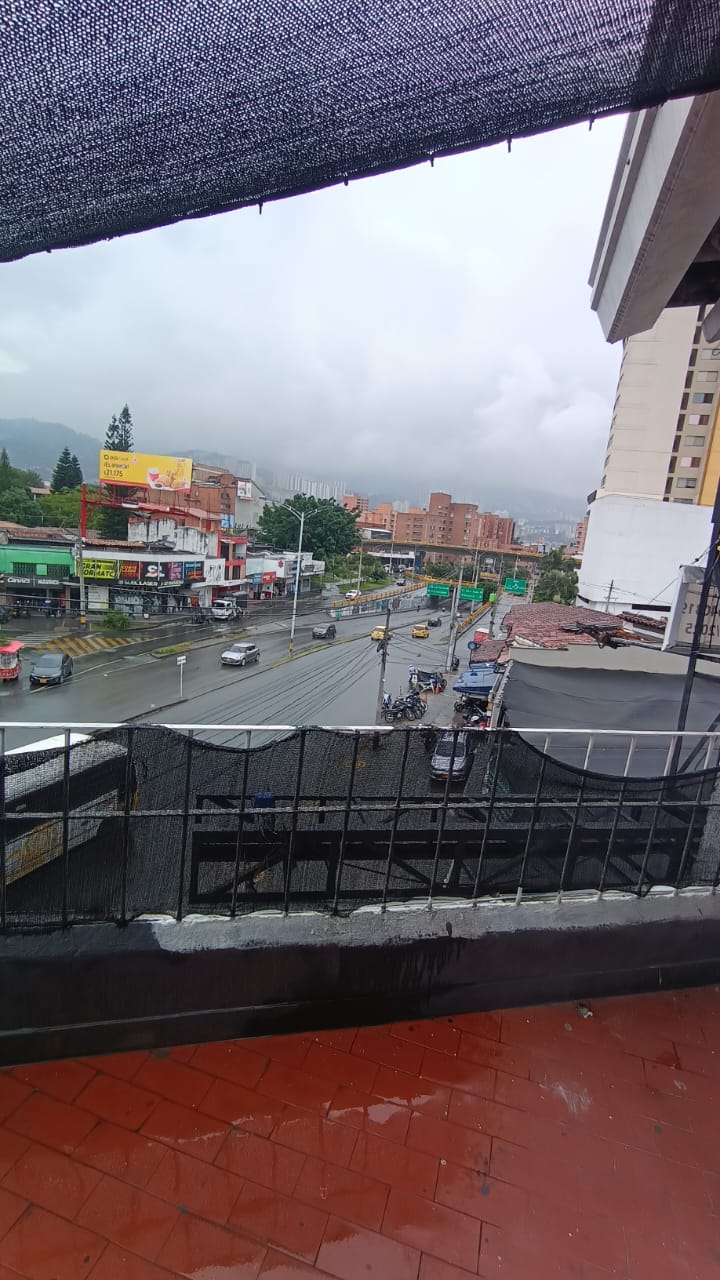 ARRIENDO APARTA ESTUDIO LAURELES