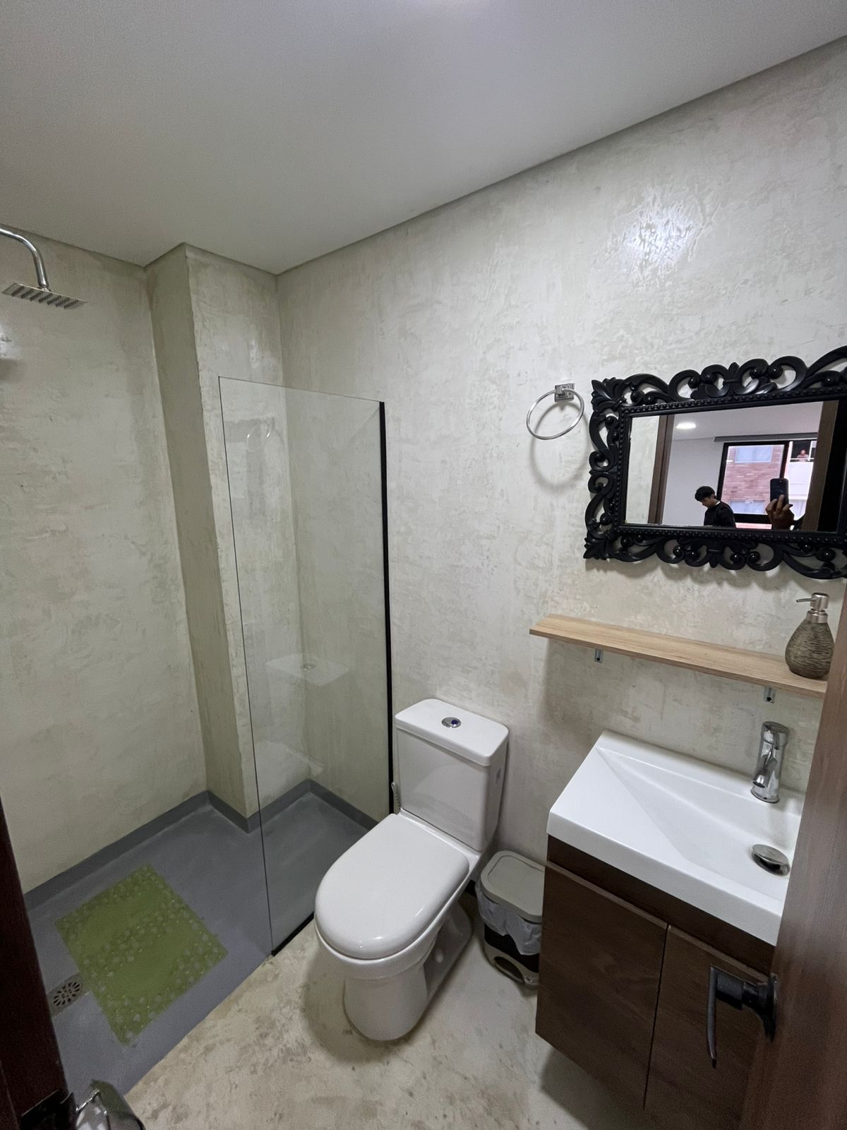 Aparta estudio Amoblado barrio el velódromo