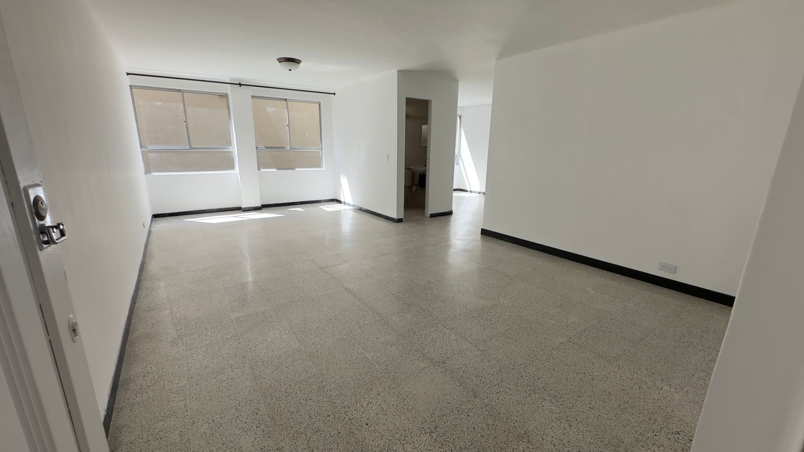 ARRIENDO APARTAMENTO EN LA FLORESTA