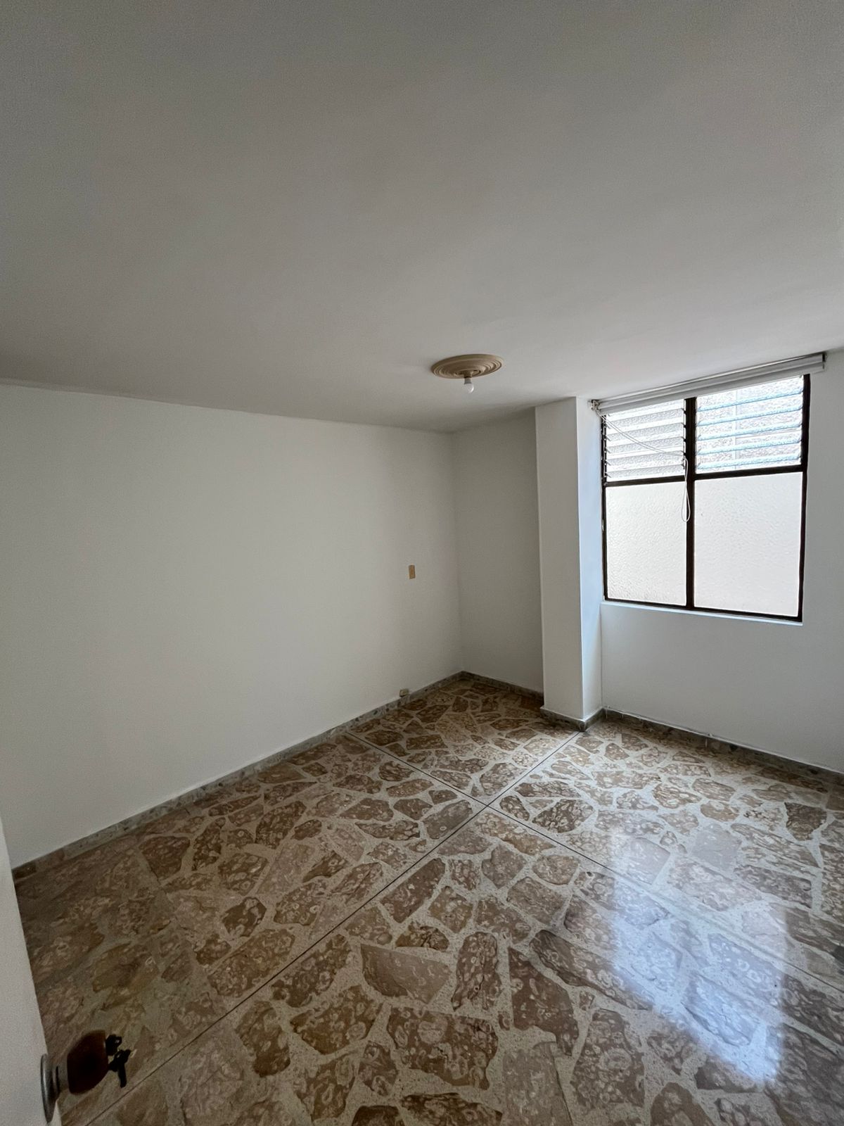 Arriendo apartamento Los Colores