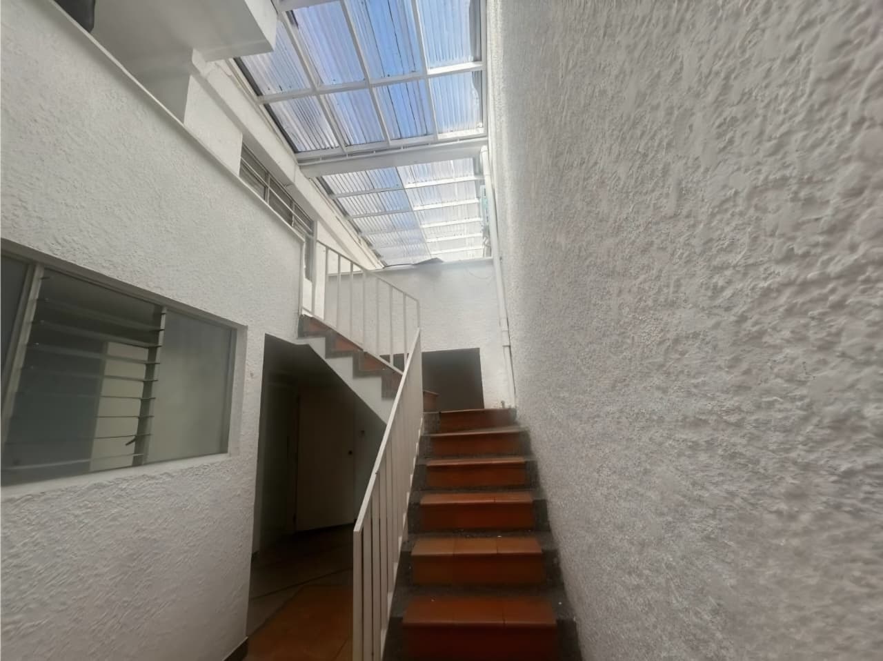 ARRIENDO CASA EN CALASANZ PARTE BAJA