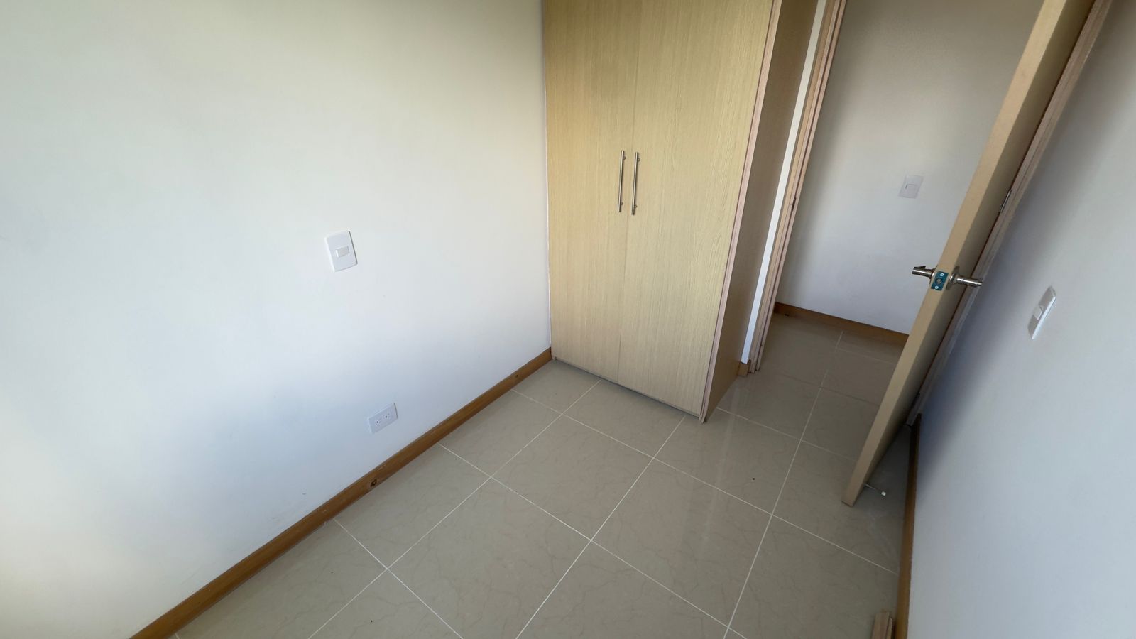 ARRIENDO APARTAMENO EN LA LOMA DE LOS BERNAL
