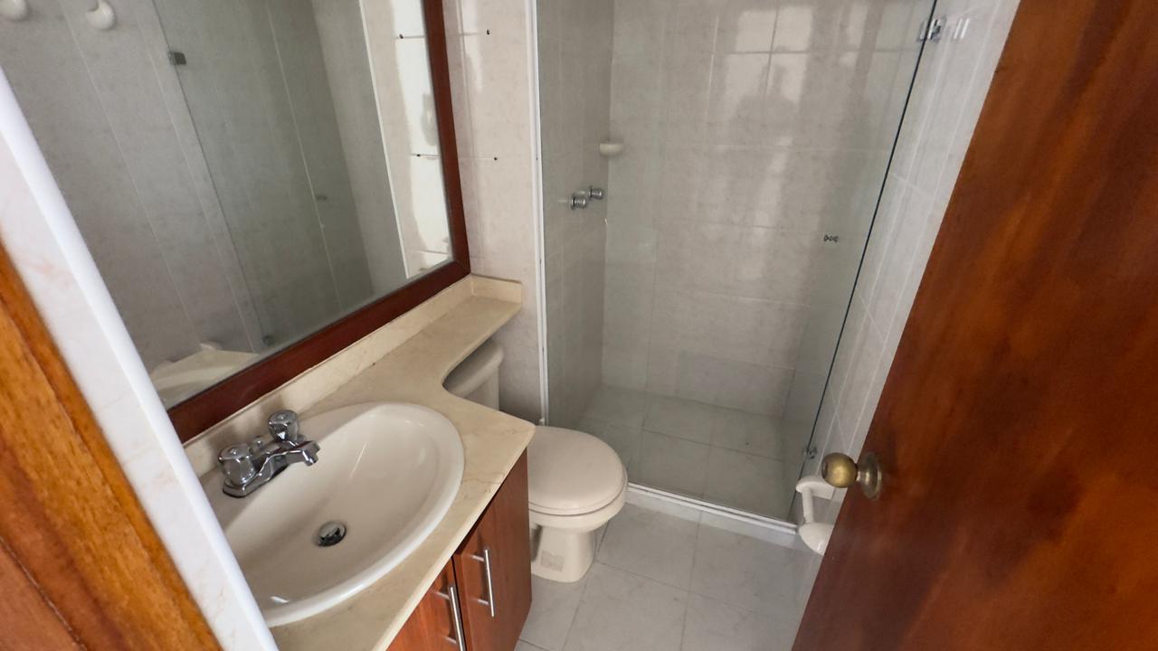 ARRIENDO APARTAMENTO EN LOMA DE LOS BERNAL