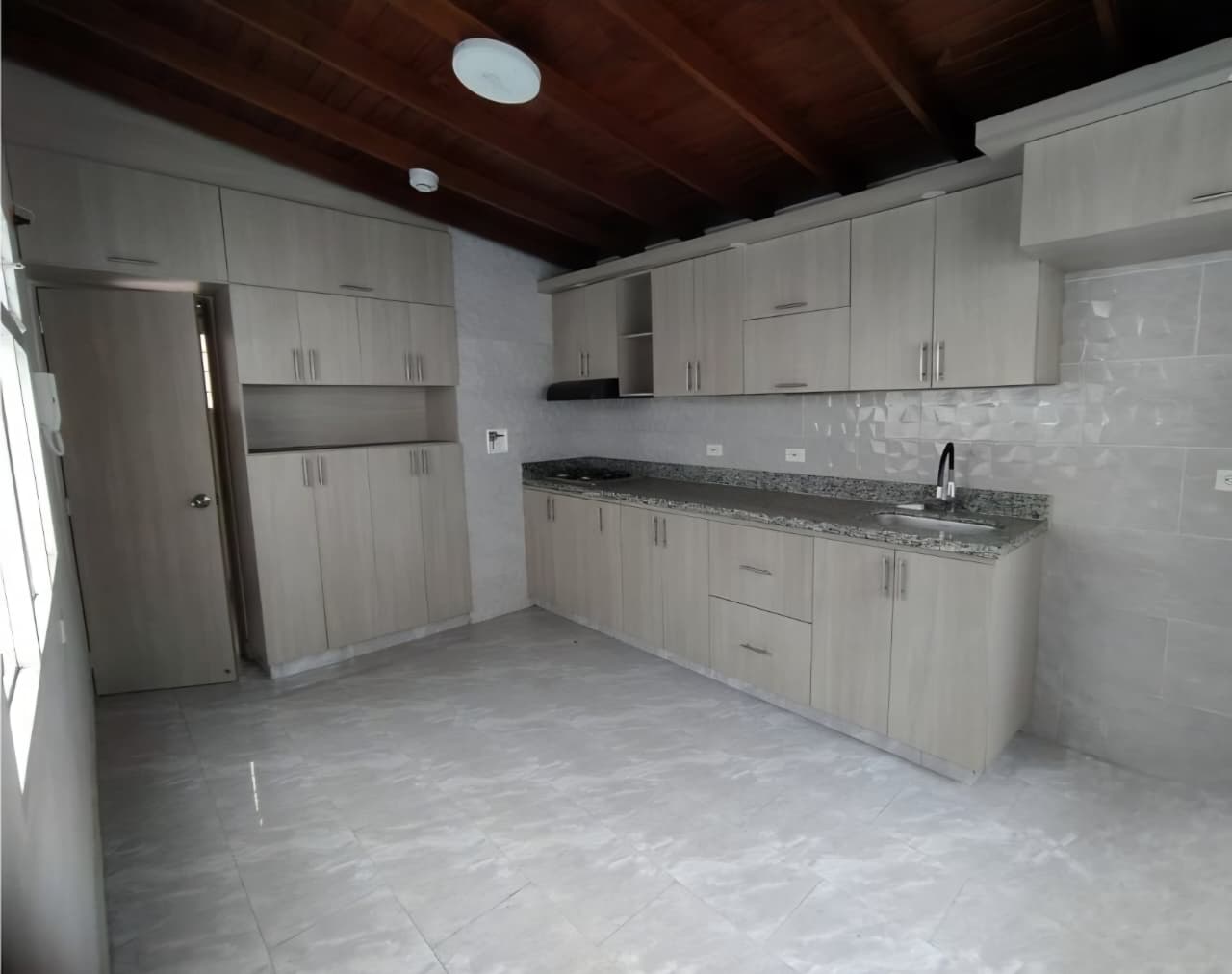 ARRIENDO APARTAMENTO EN CALASANZ PARTE BAJA