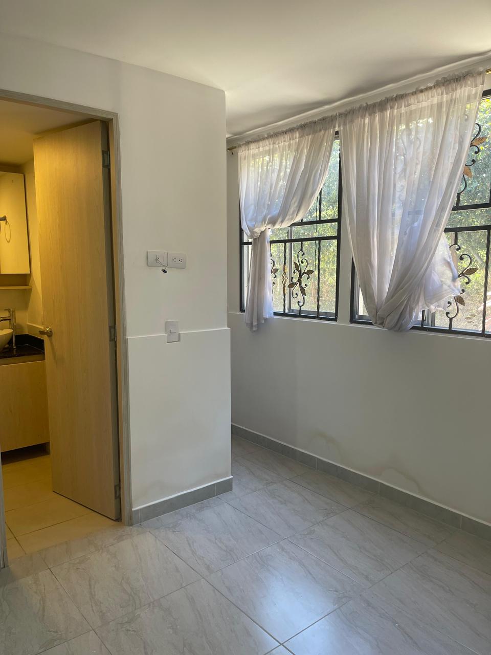 ARRIENDO APARTAESTUDIO EN ROBLEDO PAJARITO+