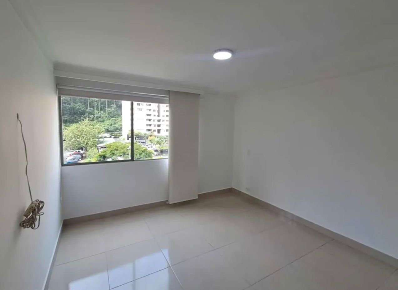 VENDO APARTAMENTO EN LAURELES CAMPESTRE
