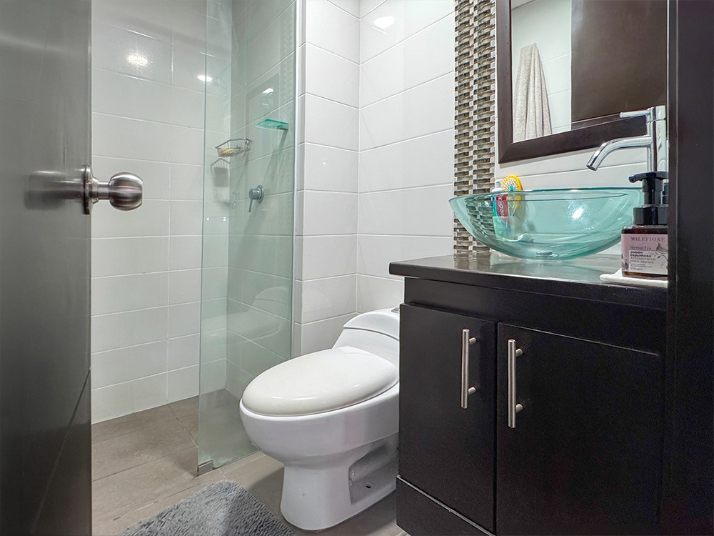 ARRIENDO APARTAMENTO AMOBLADO EN LOS COLORES
