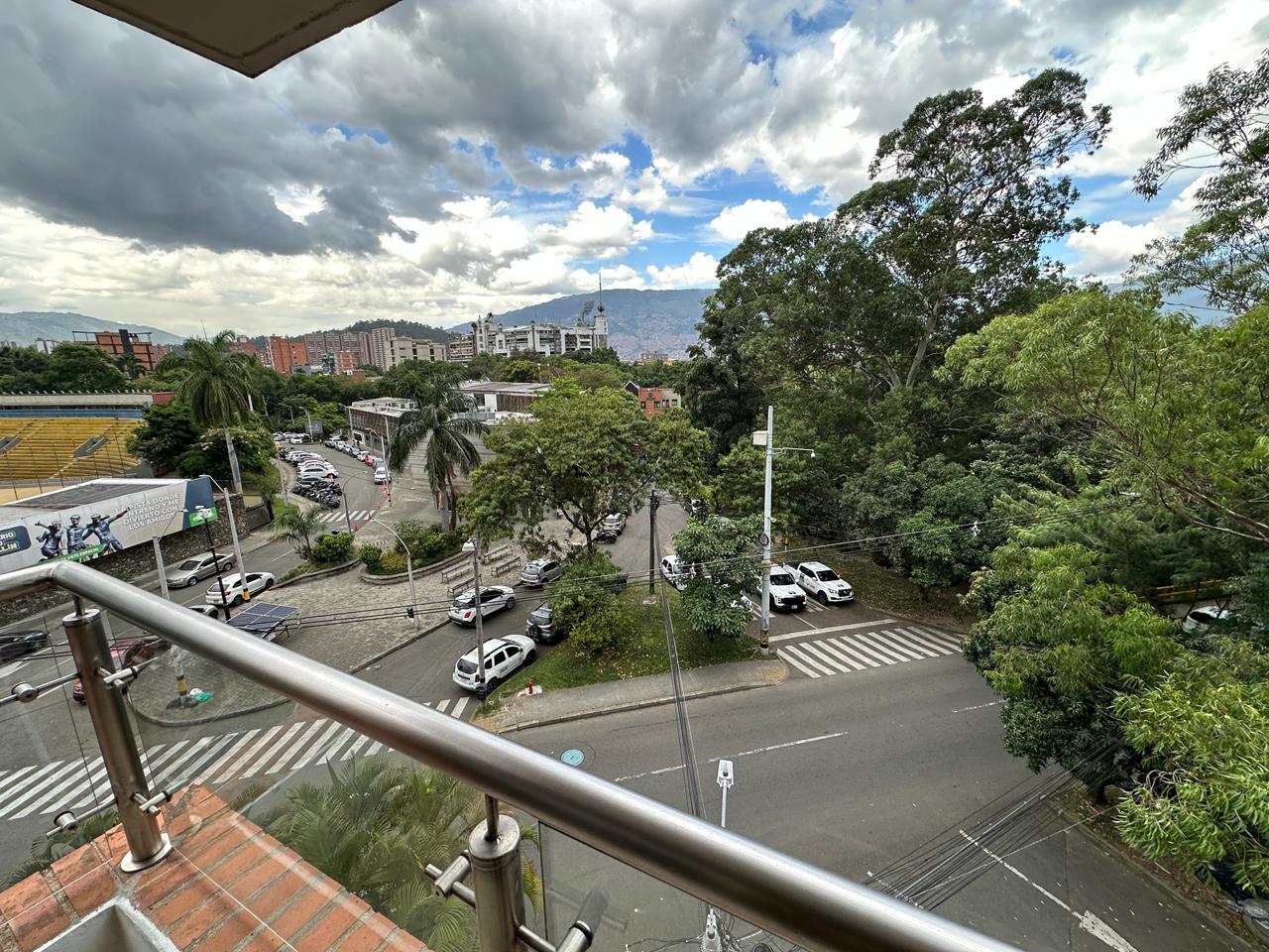 ARRIENDO APARTAMENTO DUPLEX EN EL VELODROMO