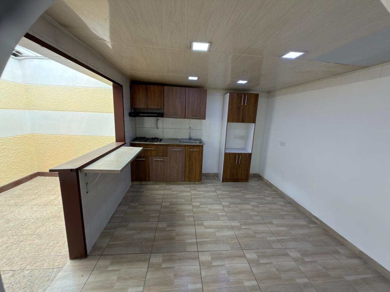 ARRIENDO CASA COMERCIAL EN CALASANZ