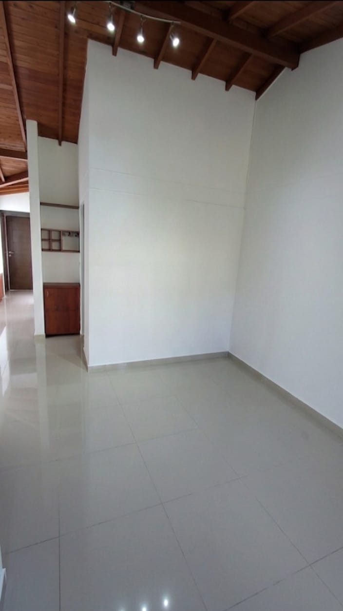 VENDO APARTAMENTO EN SANTA MONICA