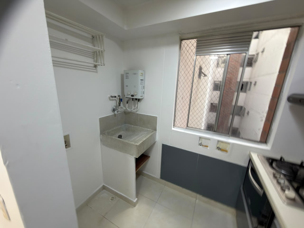 ARRIENDO APARTAMENTO EN LA LOMA DE LOS BERNAL