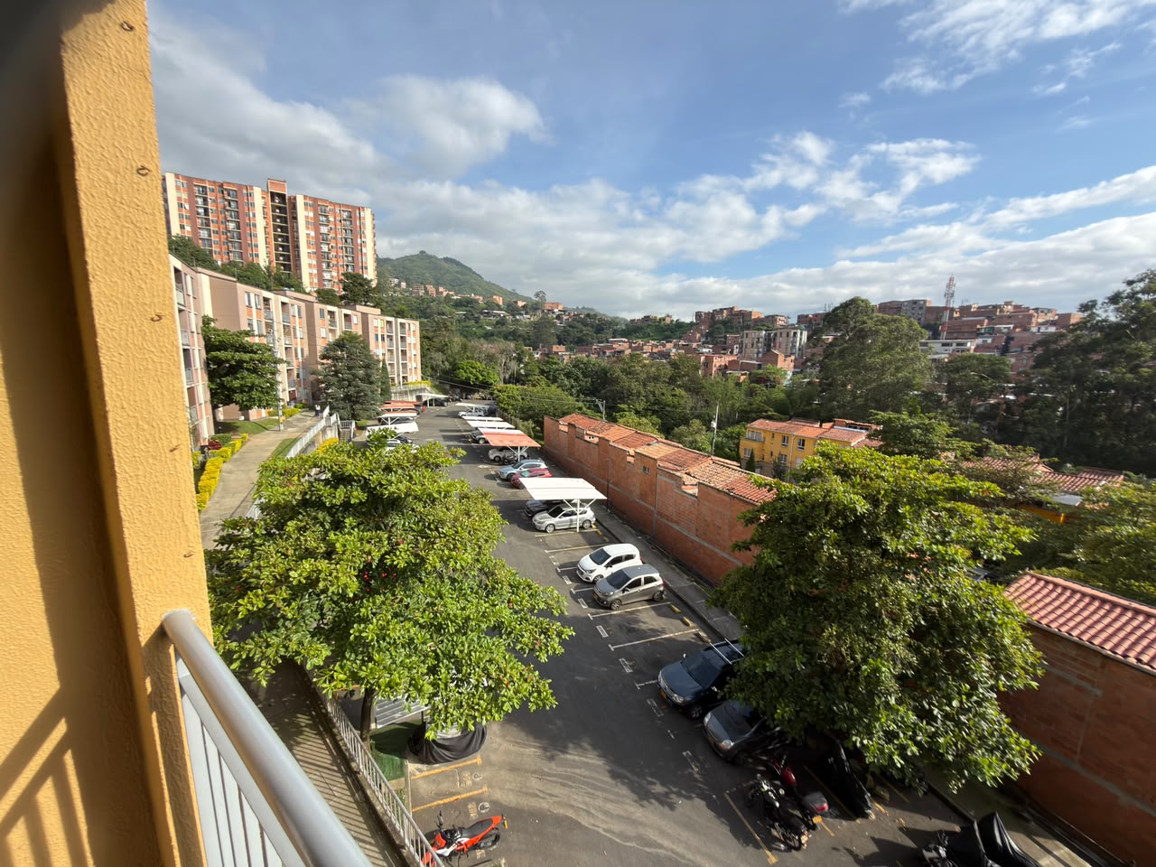 ARRIENDO APARTAMENTO EN RODEO ALTO