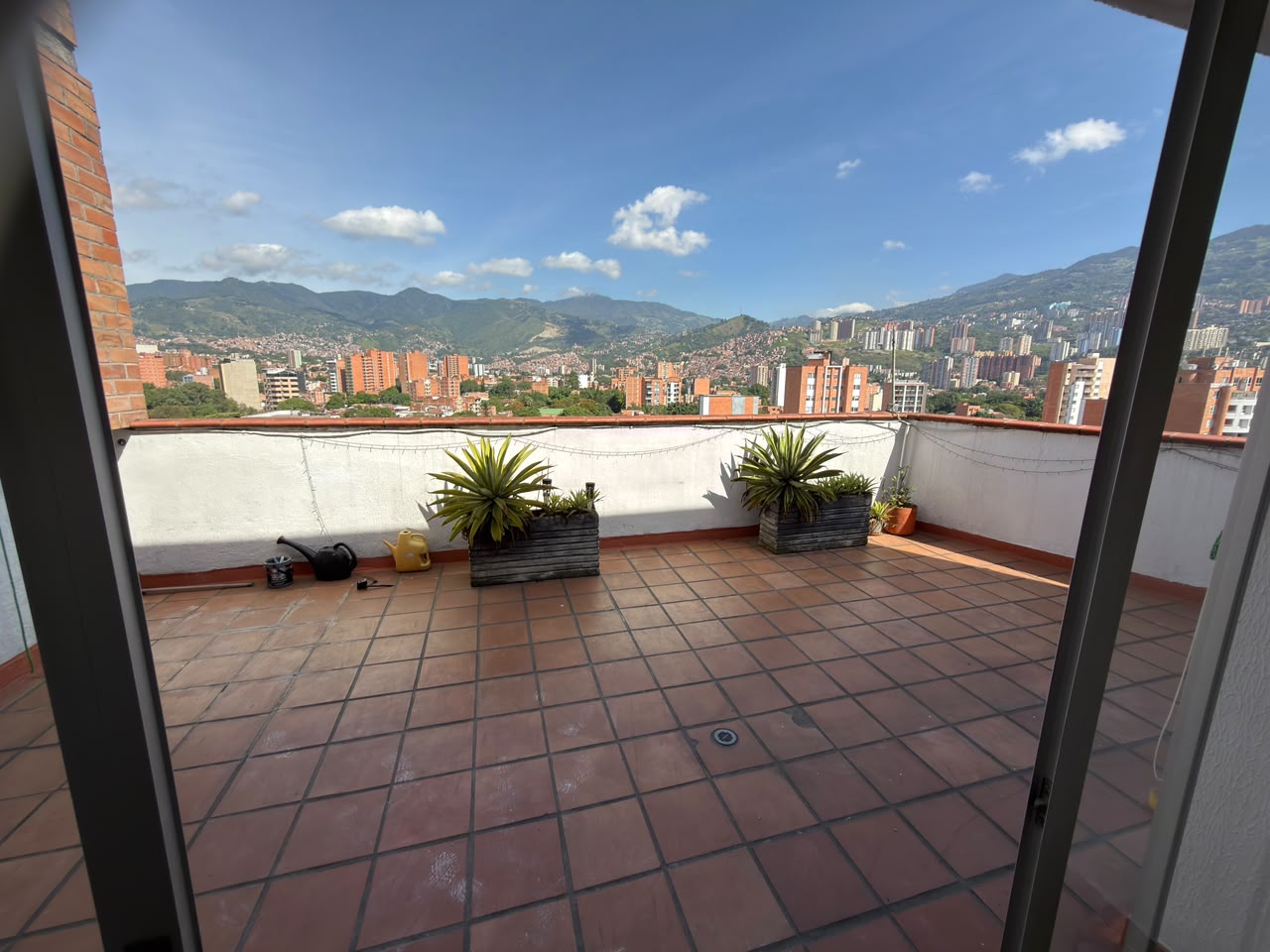 ARRIENDO APARTAMENTO EN EL VELODROMO