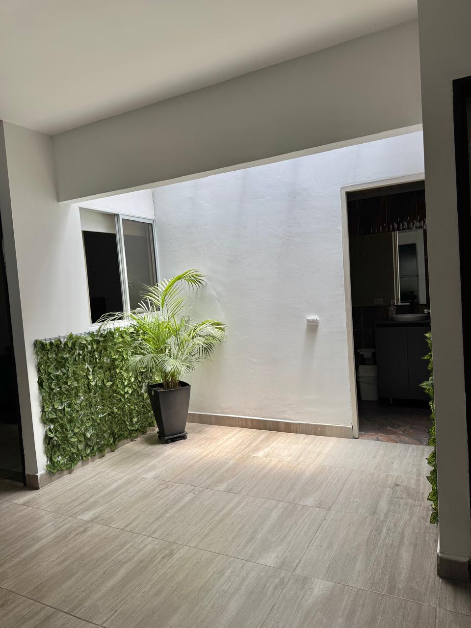 ARRIENDO CASA AMOBLADA EN COLORES