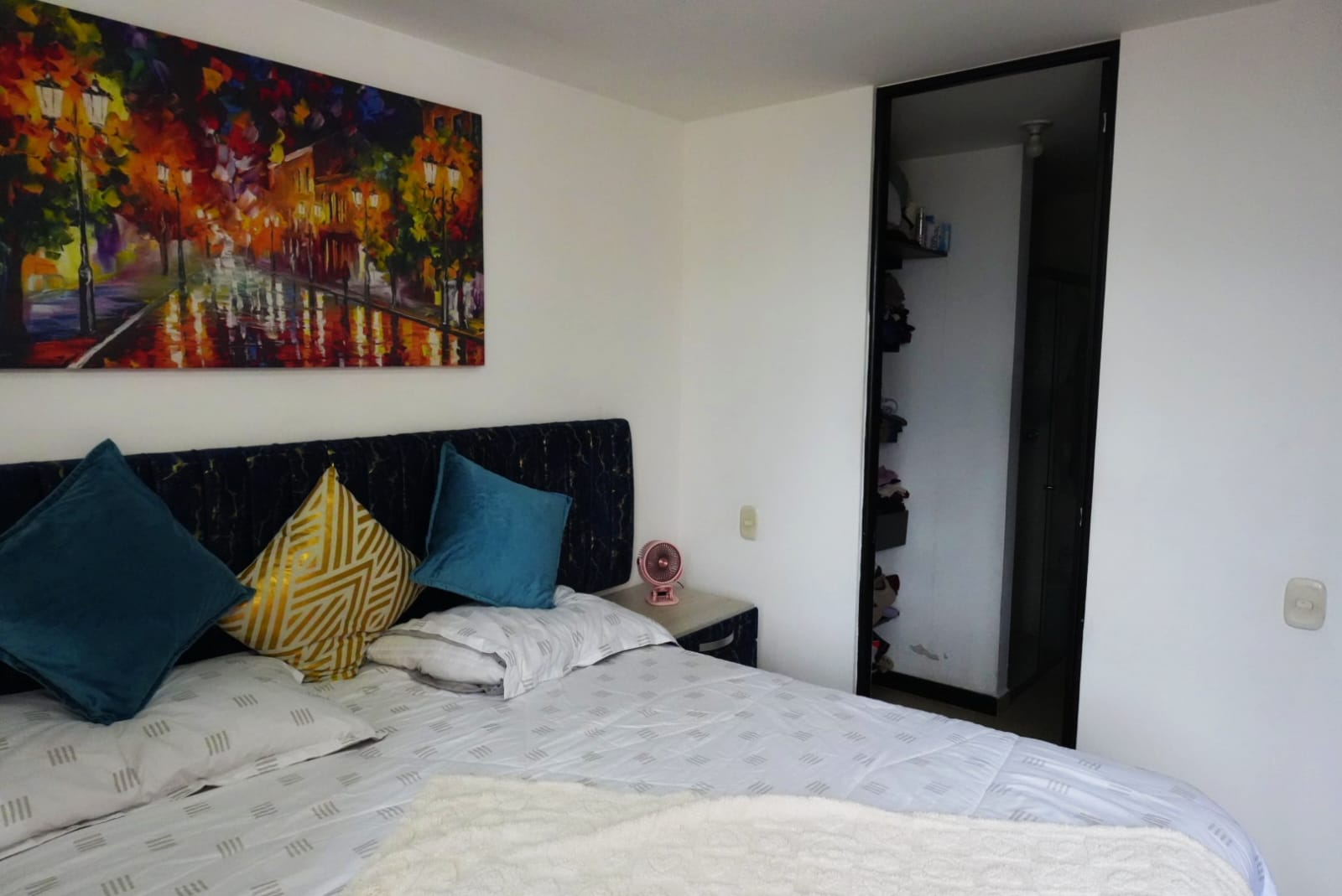 VENDO APARTAMENTO EN LA LOMA DEL INDIO